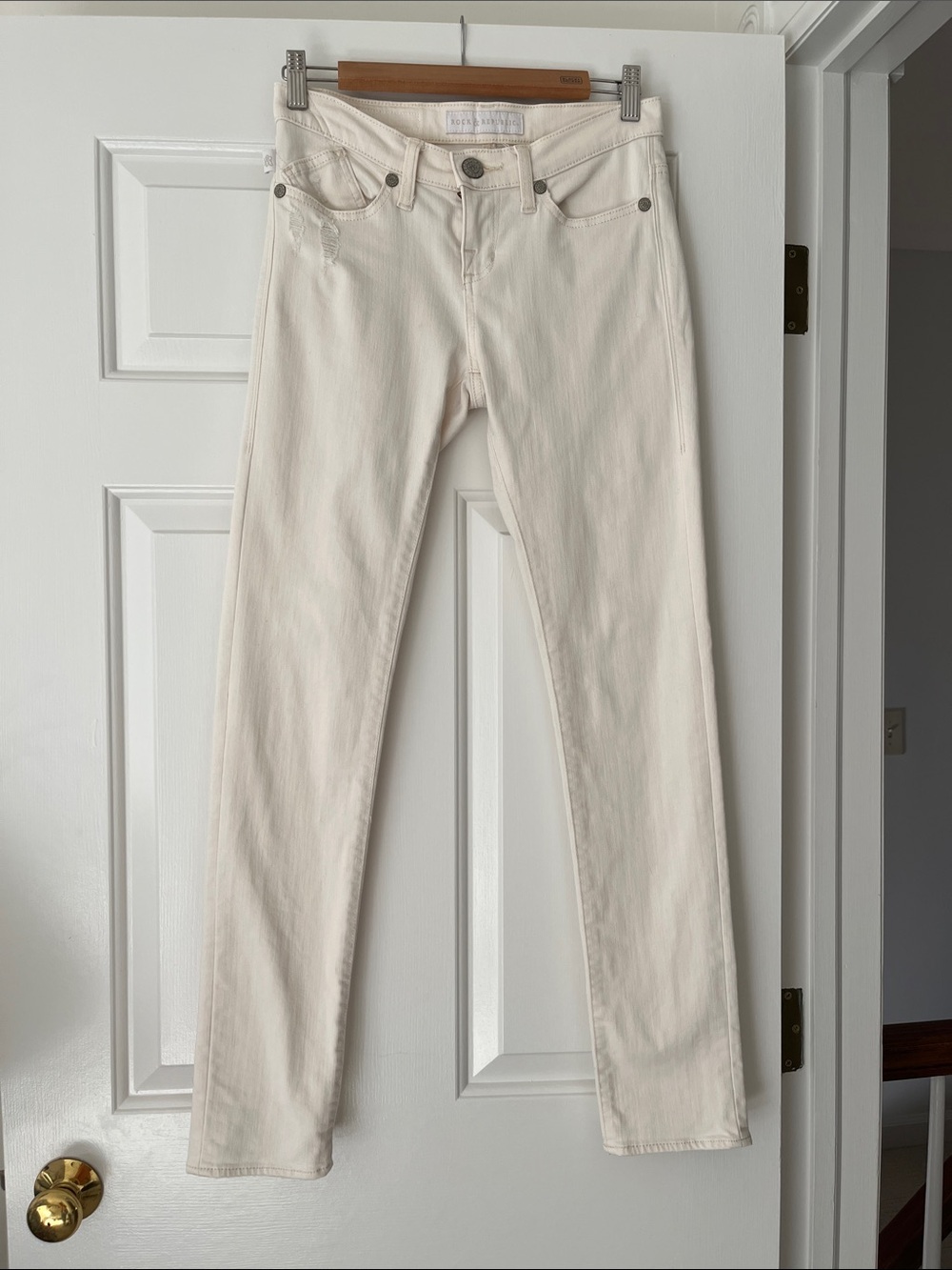 Rock & Republic Women's Cream Skinny Jeans